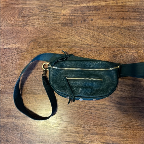 Hammitt Handbags - Hammitt green crossbody